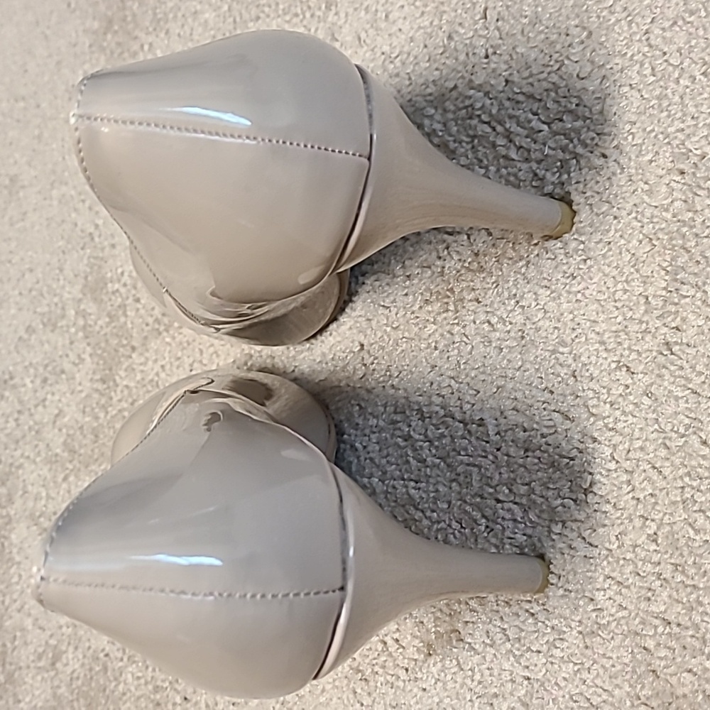 NWOT Pierre Dumas Beige Heels - Picture 2 of 6
